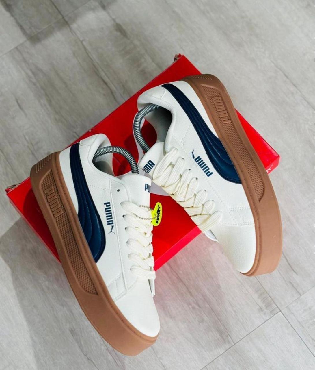 classic sneakers - Image 3